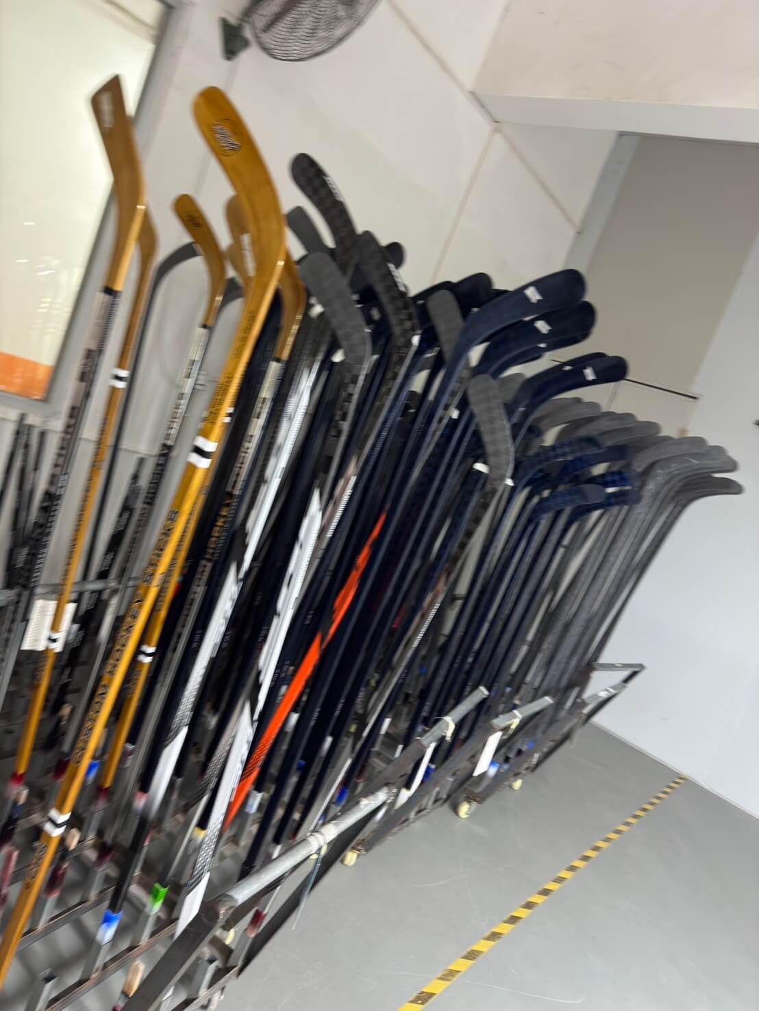 工場視察の様子 1